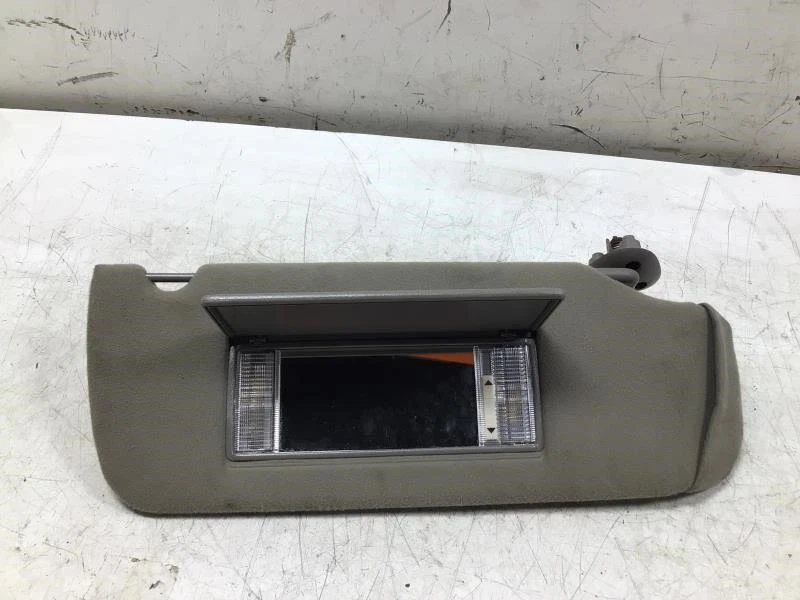VISOR SOLAR DIANTEIRO DIREITO PASSAGEIRO Chevrolet Suburban 2000 2003 - Imagem 3 de 4