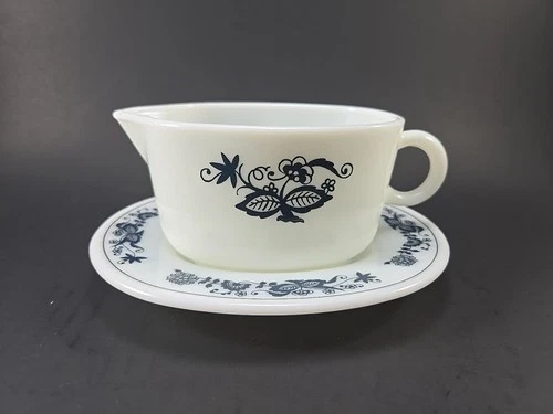 Vintage Pyrex Old Town Blue Onion Gravy Boat with Underplate