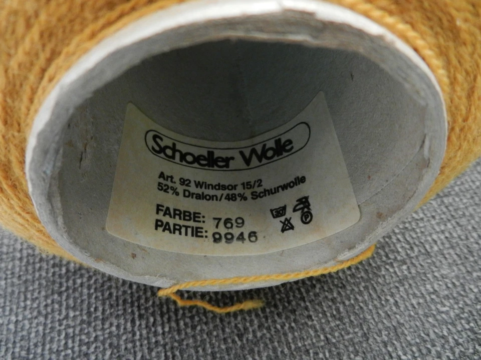 "Schoeller Wolle" auf Konen, für Strickmaschinen geeignet ca 1430 gr - Bild 4 von 4