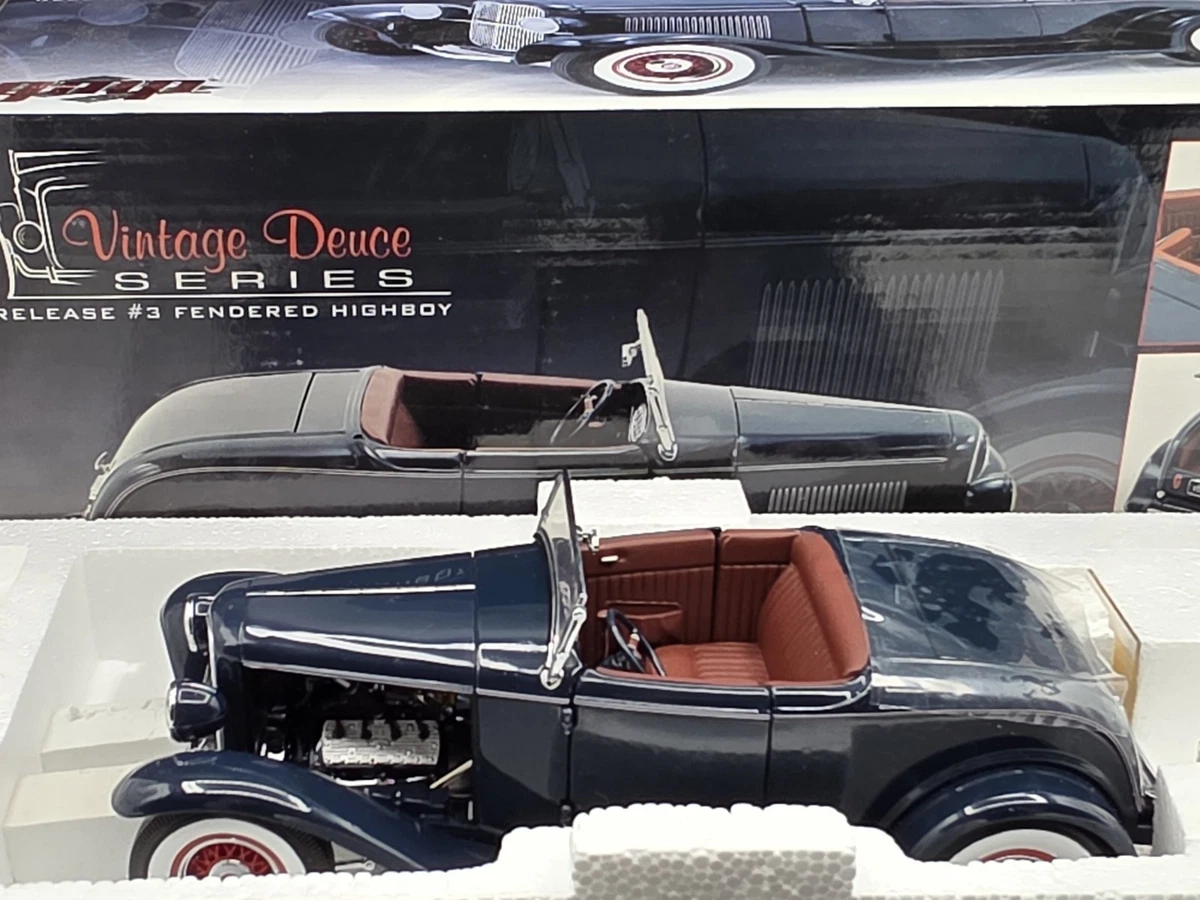 GMP 1932 Ford Fendered Highboy Roadster Blue Vintage Deuce Series