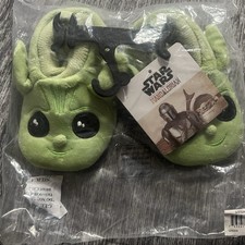 Star Wars Mandalorian Kids Slippers Child Size 5 NWT