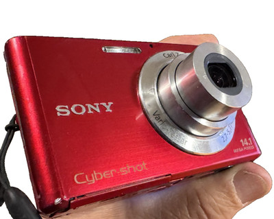 SONY CYBER SHOT DSC - W 330 - RED 14.1MP - DIGITAL CAMERA