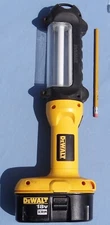 18Volt DeWalt DC527 Fluorescent Work Light Flashlight XRP DC9096 Battery TESTED