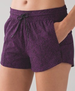 lululemon breakaway shorts