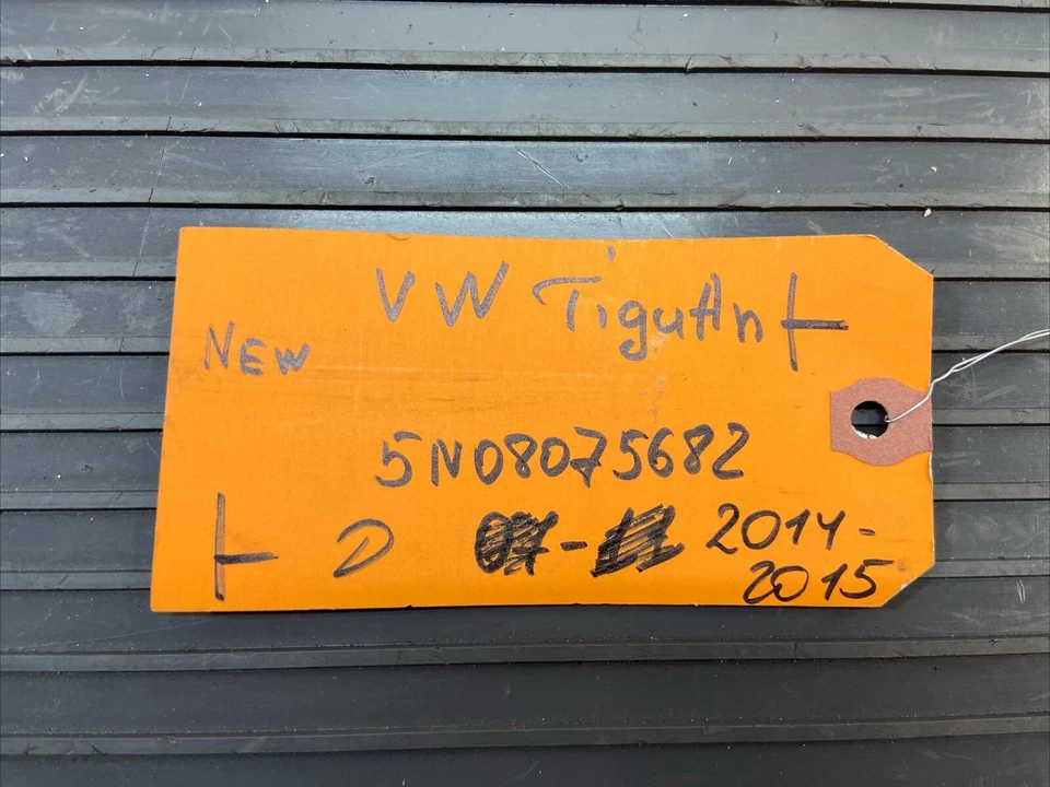 Cubierta de parachoques trasero Volkswagen Tiguan 2014-2015 cenefa inferior OEM *NOTA* Foto 2 de 4