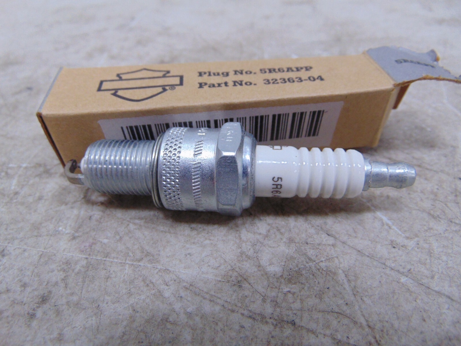 Harley Davidson Double Platinum Spark Plug P/N 32363-04