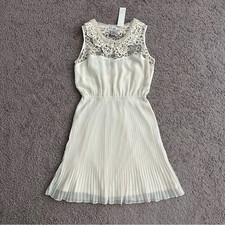 Pinky Cream Lace Pleated Dress Womens M Sleeveless Collared