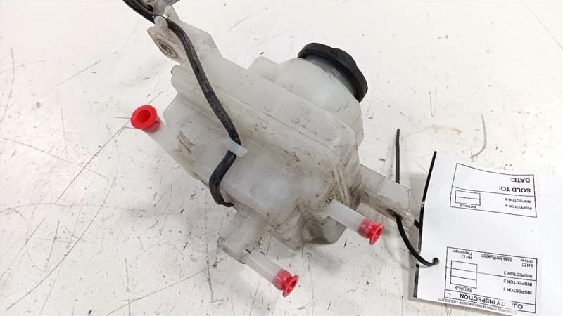 Depósito maestro de frenos Toyota Prius 2015 2014 2013 2012 Foto 4 de 4