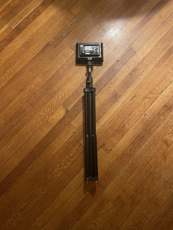 Yongnuo YN300 III Pro LED Video Light Panel Bi-Color 3200K-5600K w/ Stand - Image 2 of 4