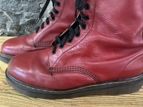 Botas vintage DR MARTENS ROJO CEREZA talla 9uk 8 agujeros con cordones Hechas en Inglaterra - Imagen 7 de 23