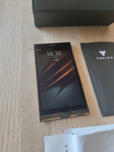 Turing Phone Dark Wyvern (Sailfish OS) - Bild 1 von 11