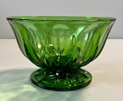 Vintage Anchor Hocking Emerald Green Glass Thumbprint Pedestal Candy Dish Bowl - Picture 9 of 9
