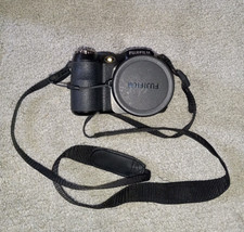 Fujifilm FinePix S1800 Digital Camera 18x Wide Zoom