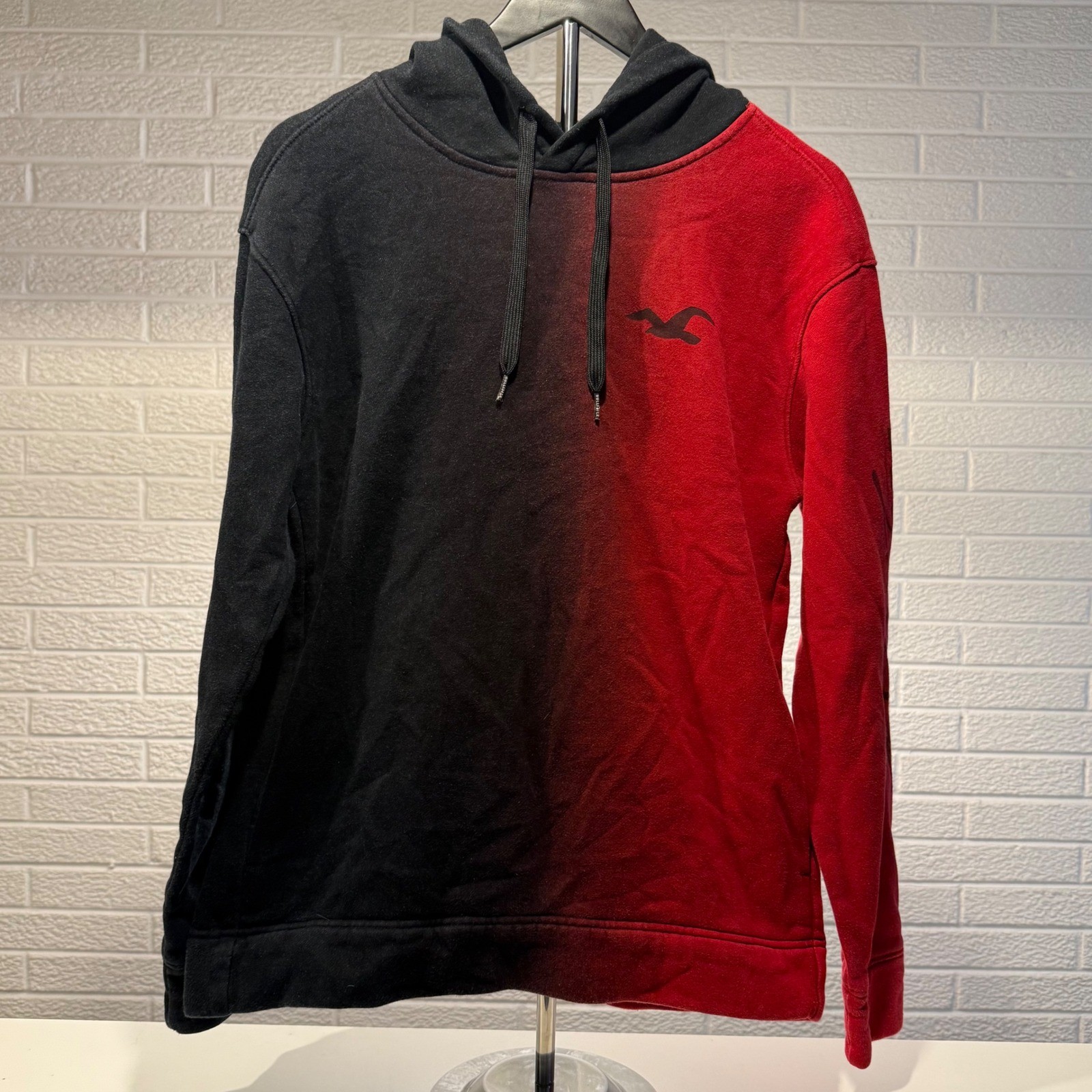 Hollister California Mens Hoodie Red Black Color Block Pullover Sweatshirt