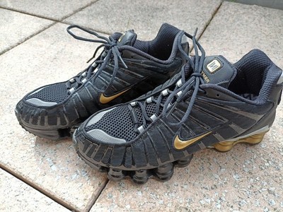 EU Größe 42 - Neymar Jr. x Nike Shox TL Black Gold