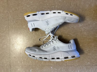 OnCloud Sneakers men s SIZE 9