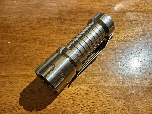 Mcgizmo E Series Titanium Mule Flashlight CR123a/16340