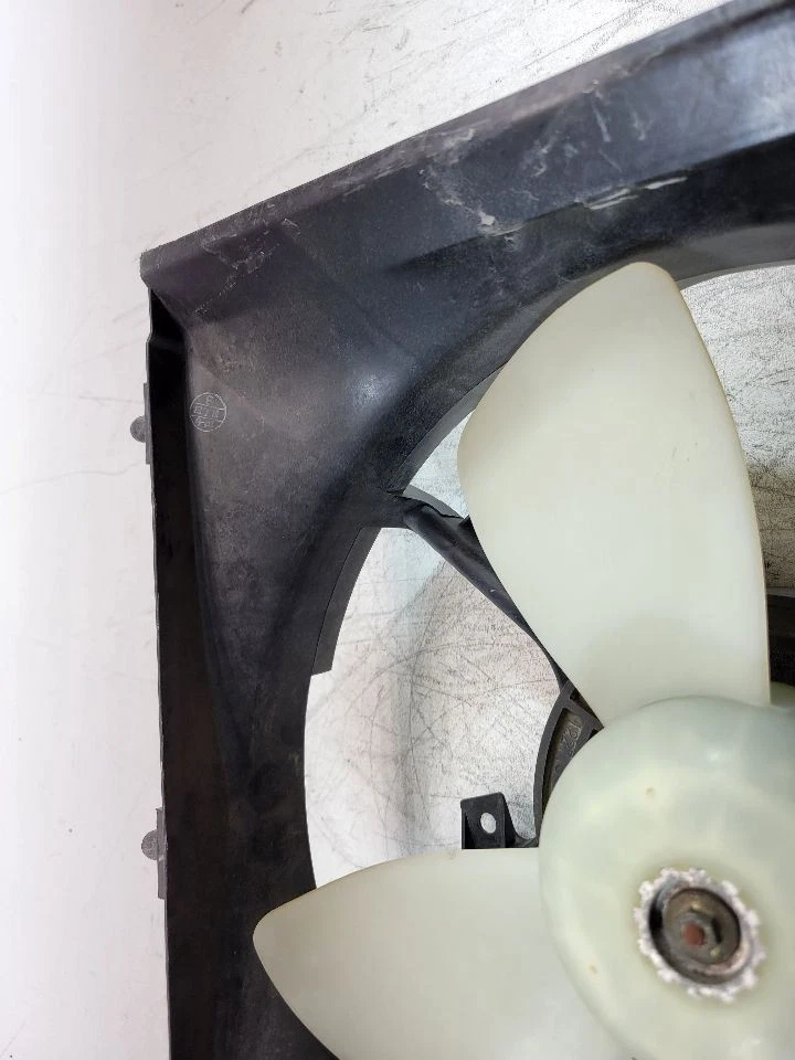 Mazda Protege o Protege5 2002 2003 transmisión automática radiador ventilador montaje ZL0415025C Foto 4 de 4