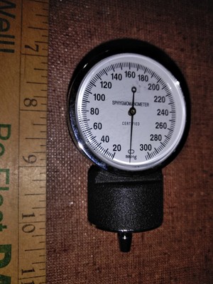 8WW12  SPHYGMOMANOMETER, A104438-8, VERY GOOD CONDITION