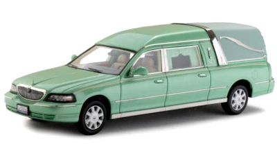 wonderful resin-modelcar 1/43 LINCOLN TOWNCAR HEARSE EAGLE COACH 2009 greenmet. - Image 1 of 4