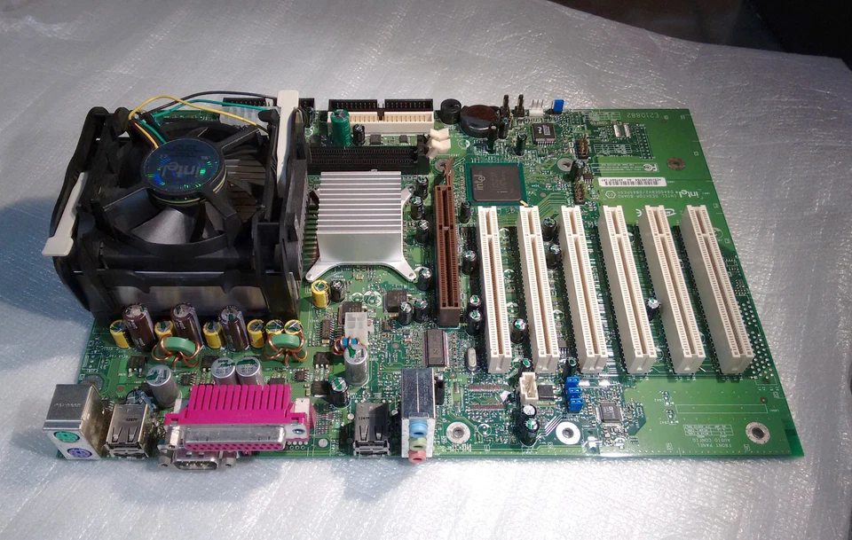 intel D845GEBV2 [A97669]+ CPU + Cooler [SOCKET 478] Motherboard GE LOGIQ 3 5 BEP - Imagen 2 de 4