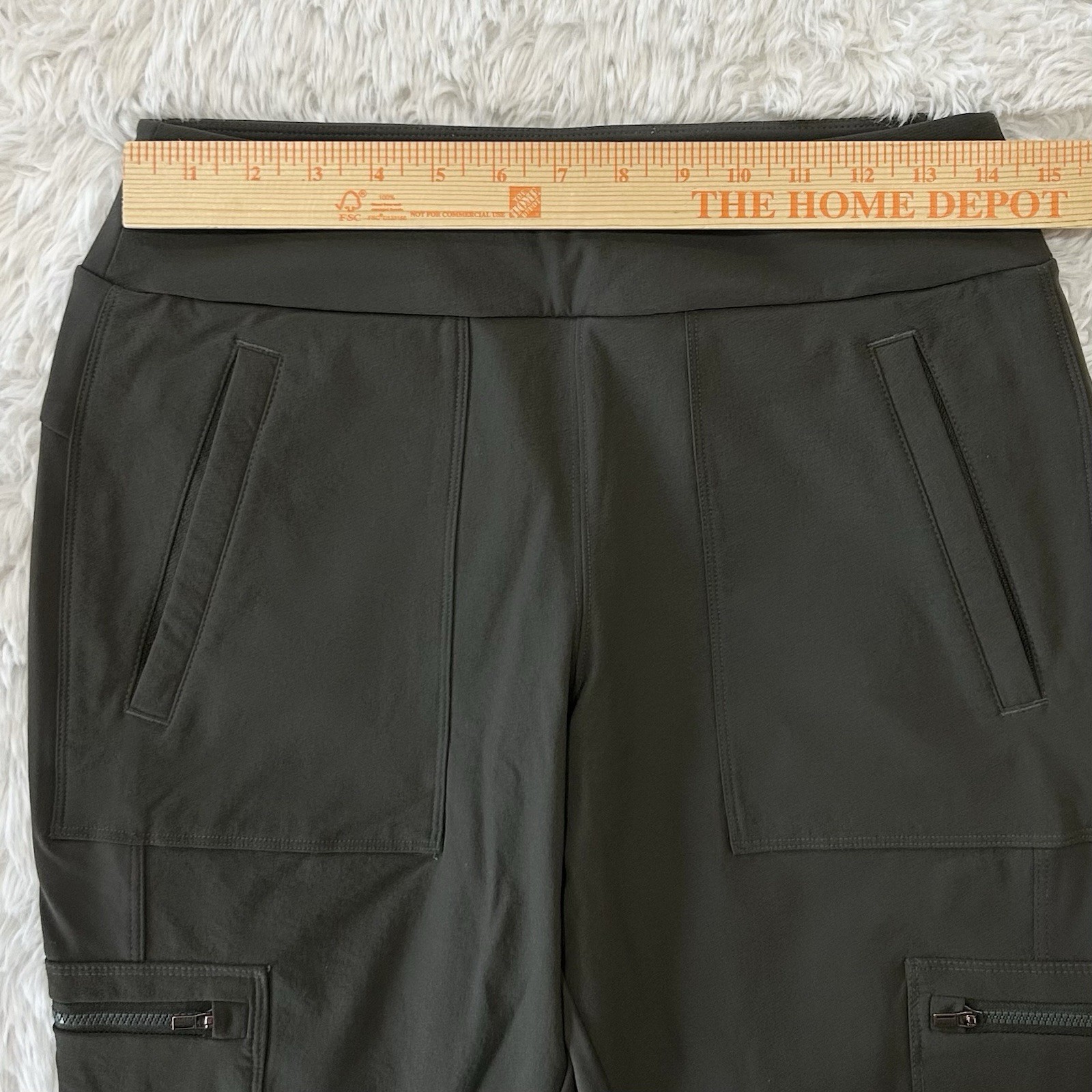 Athleta Headlands Hybrid Cargo Tight Leggings Pants Size 10 Olive Green Trail