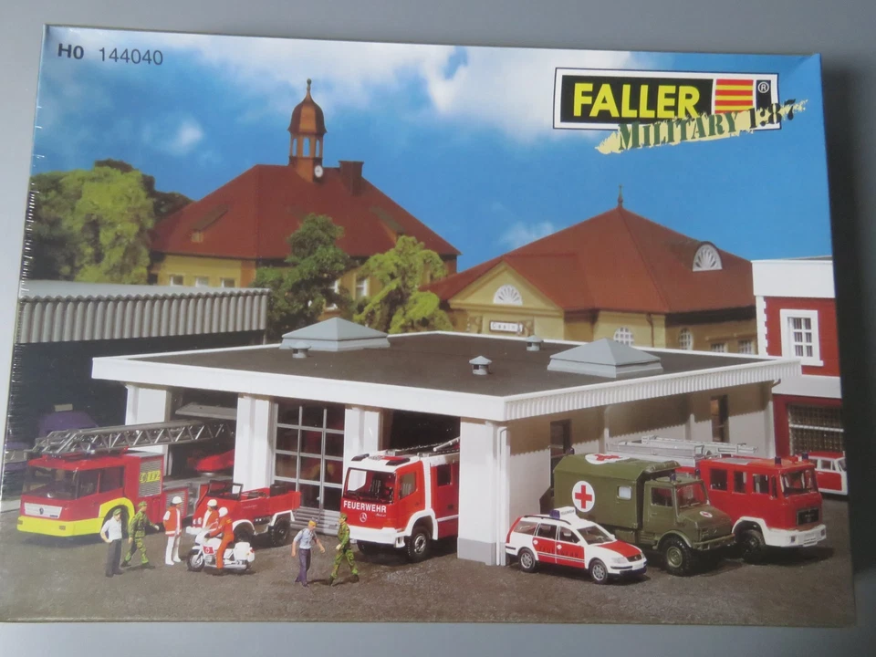 Faller Konvolut Military 1x Feuerwache 144039 2x Fahrzeughalle 144040 1x 144037 - Bild 4 von 4