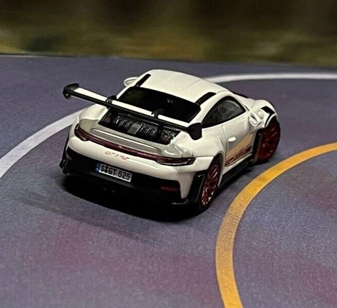1/64 Porsche 911 992 GT3 RS 2022 White Red Model Minichamps x