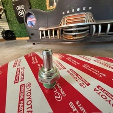 (1) OEM PCV VALVE FOR TOYOTA 2010-2018 PRIUS 1.8L 12204-37010 - same as dealer