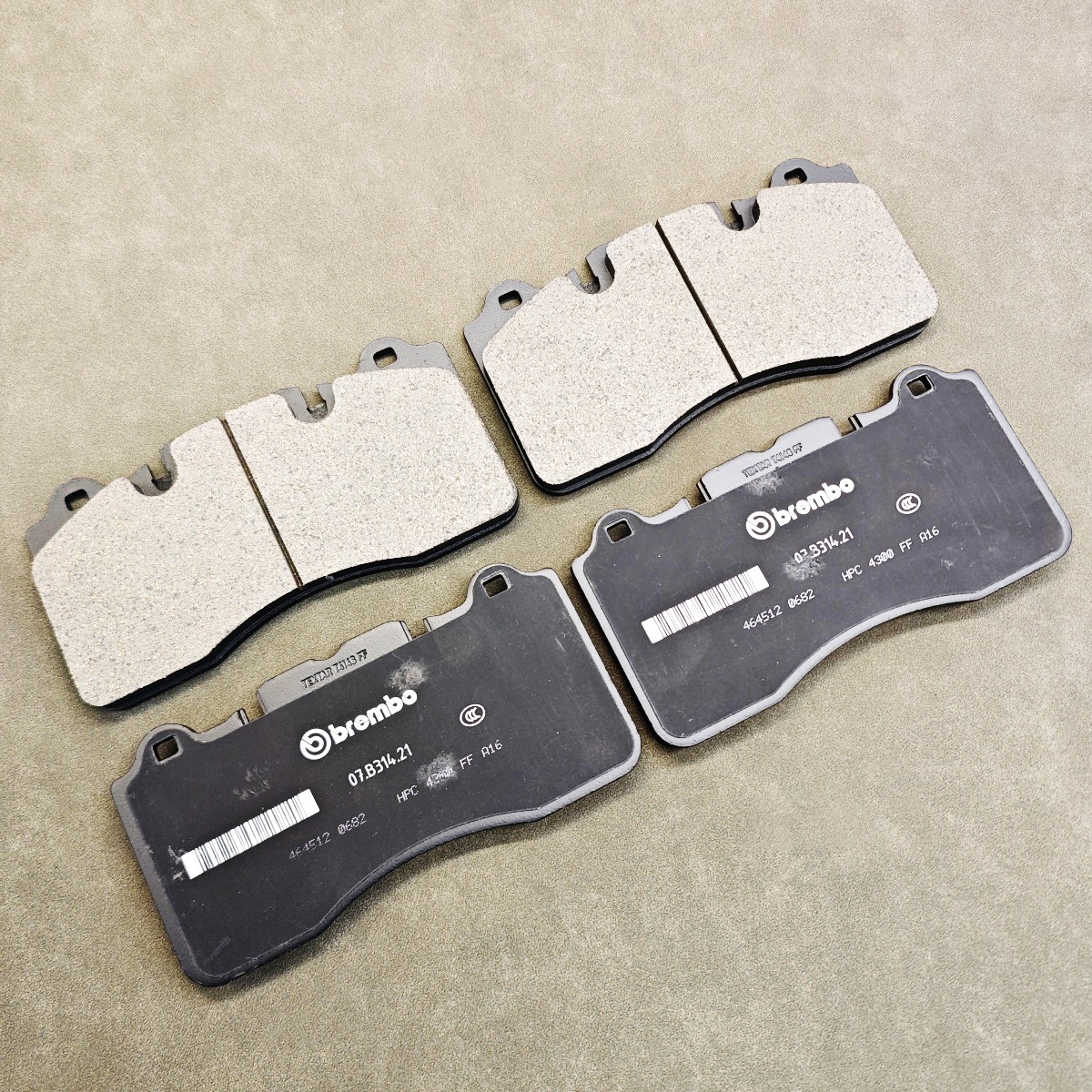 New Front Brake Pads Set 70004768 For Ferrari Challenge 488