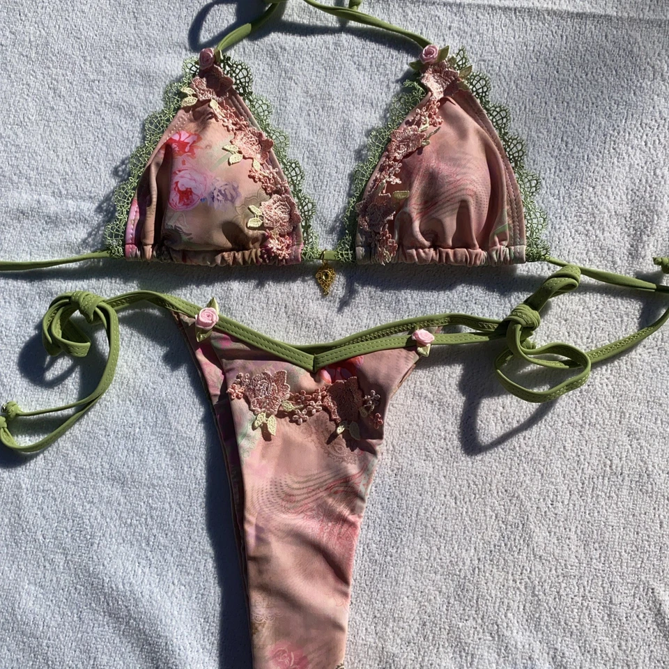 Bikini XS rosa y verde bordado de encaje Foto 2 de 4