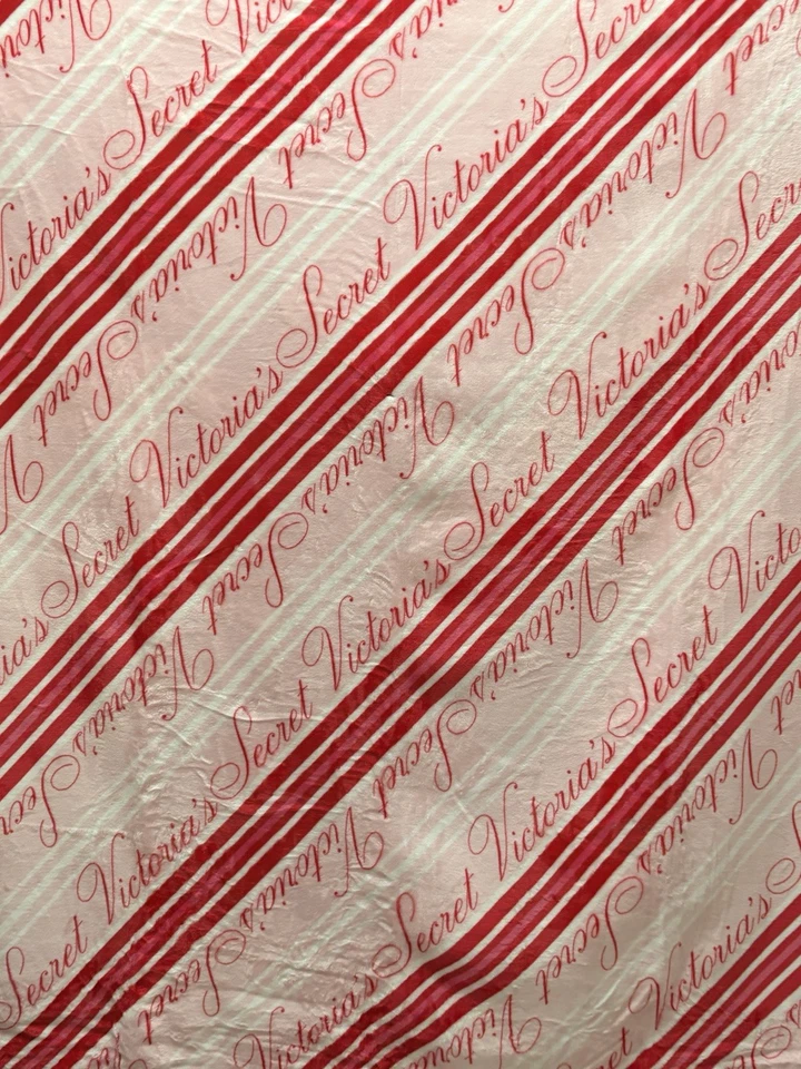 Victoria's Secret Cozy Plush Pink & White Heart Striped Blanket New - Image 2 of 3