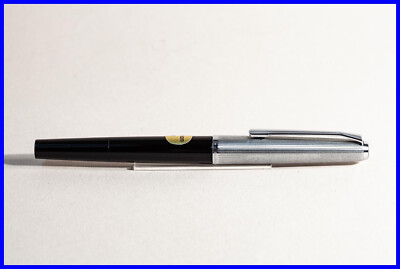 schwarzer PELIKAN M20 SILVEXA Kolben Füller mit MEDIUM 14C GOLD