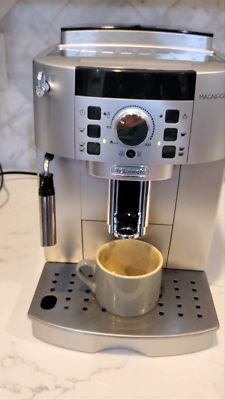 DeLonghi Magnifica S エスプレッソマシン Magnifica XS Espresso Machine ECAM22110SB | De'Longhi US
