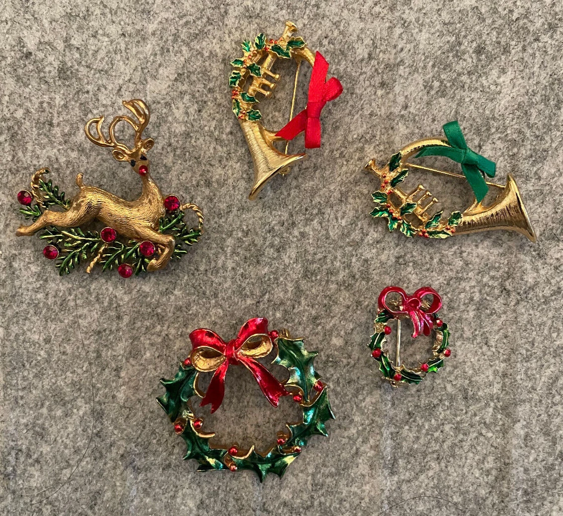 Vintage deals christmas pins