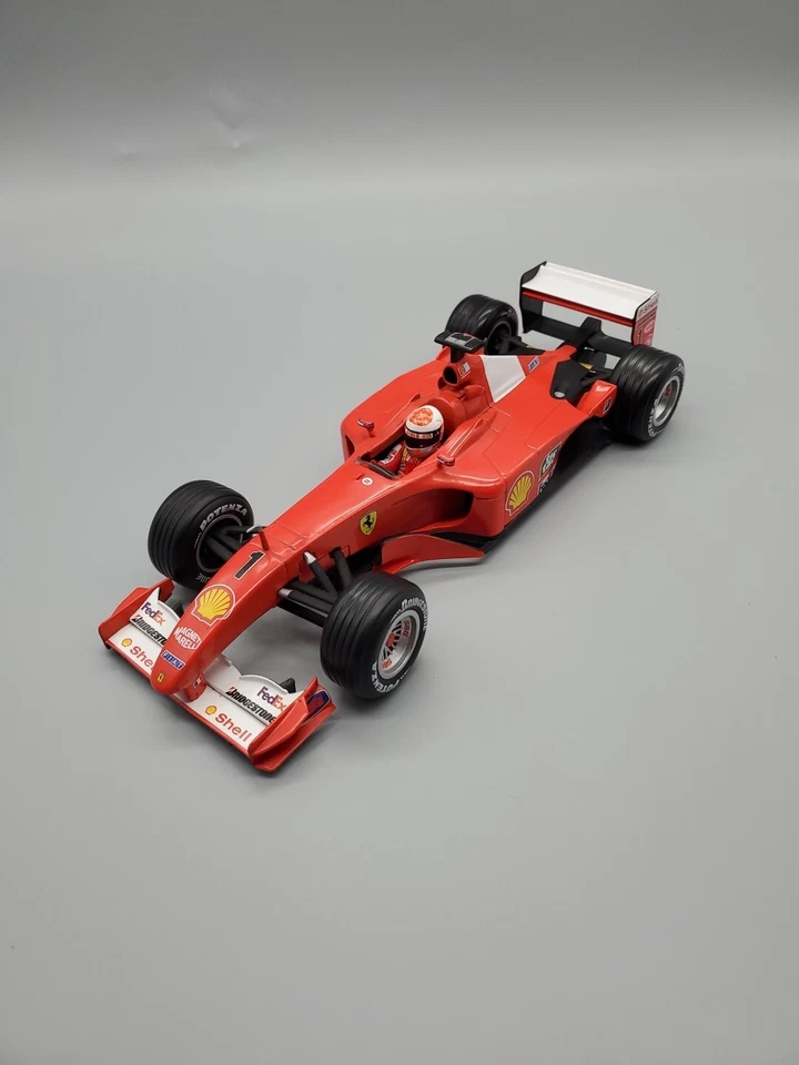 1:18 HotWheels 2001 Michael Schumacher #1 Ferrari F2001 sin caja Foto 3 de 4
