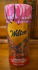 Wilton Chocolate Strawberry Sprinkles Valentine's Day Mix 3.1 oz Decorations
