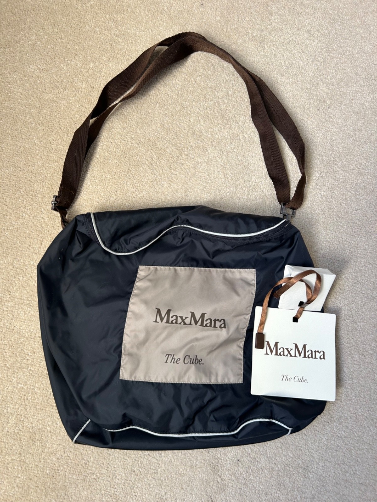 Max Mara the cube midnight navy reversible down jacket in water-repellent satin image 5