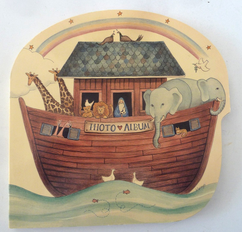 Noah's Ark PHOTO ALBUM, Sturdy 10.5" x 10",  Has 12 Photo Windows 4.75" x 3.25"