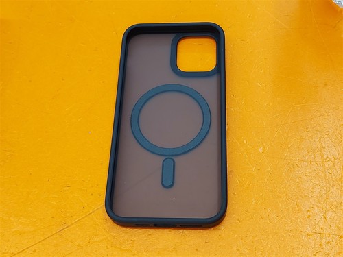 ⭐️⭐️⭐️⭐️⭐️ Mag-Safe Anti-Scratch iPhone 14 6.1" Frosted Black Protective Case - Picture 2 of 7