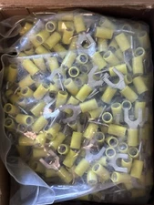 NEW Box of 500 T&B STA-KON RC1163 12-10 AWG INSULATED FORK TERMINALS 1/4" STUD