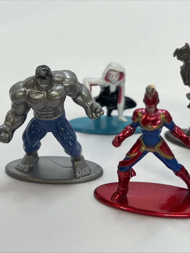 11- Figuras de acción de metal fundido a presión Jada Nano MetalFigs MARVEL - Iron Man, Hulk Foto 2 de 4