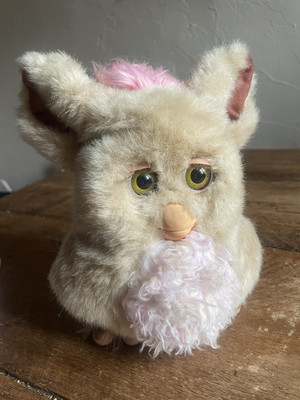 Tiger Furby 2005 Emototronic 59294 beige Fell rosa Haare haselnussbraune Augen mit Booklet