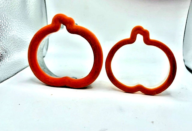 Set of 2 Pumpkin Comfort Grip Cookie Cutters by Wilton @ 3" & 4" -Autumn
