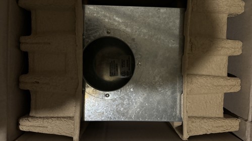 Tech Lighting Entra Recessed LED Housing W/ Trim ENCL3RFL-15l & ENCL3RLA-930W - Picture 4 of 9