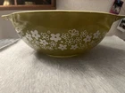 Vintage PYREX Spring Blossom Crazy Daisy Bowl Green Pyrex 4qt  USA