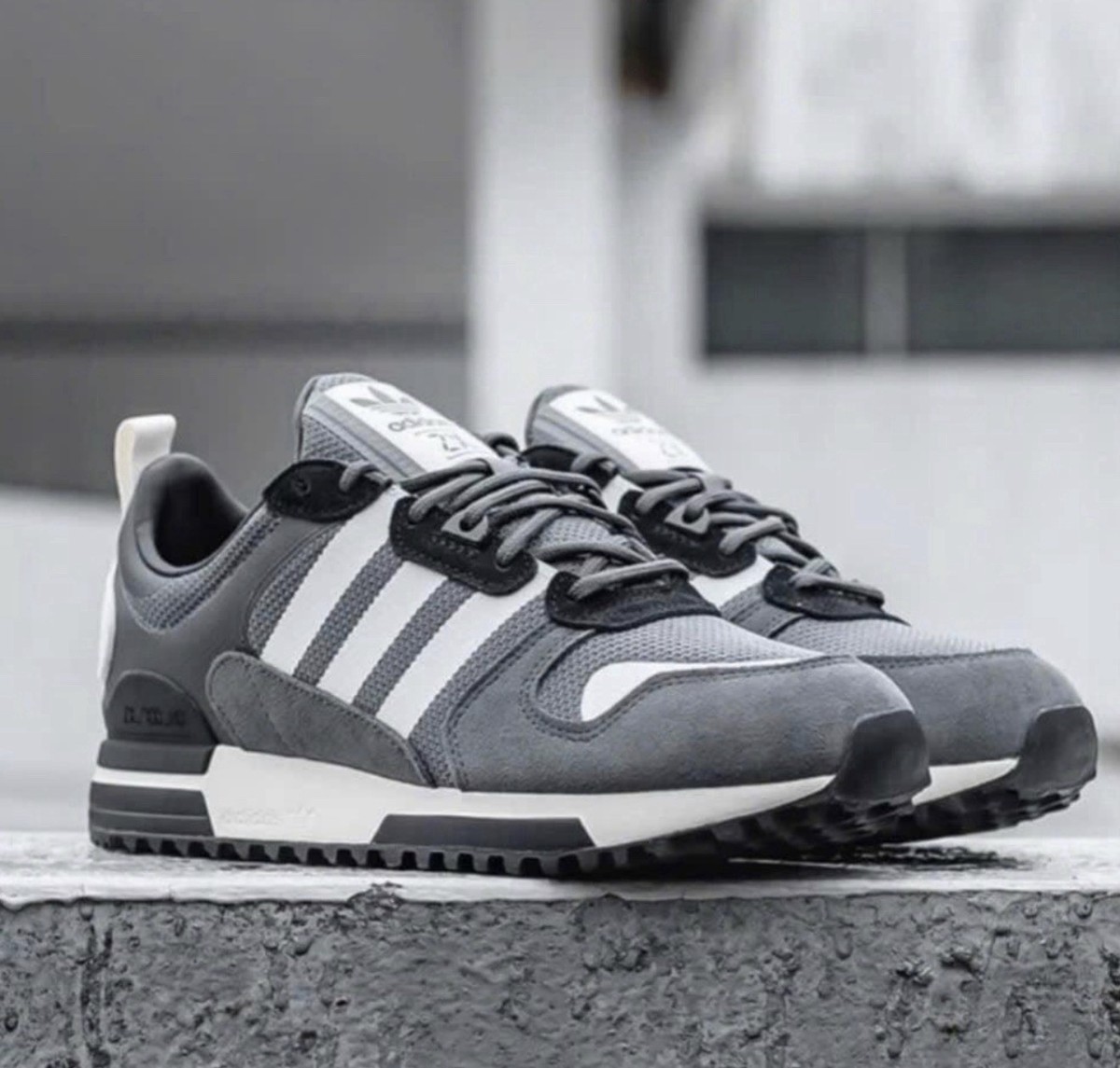 Adidas ZX 700 HD Men's Athletic Shoes Gray Black Footwear Sneakers