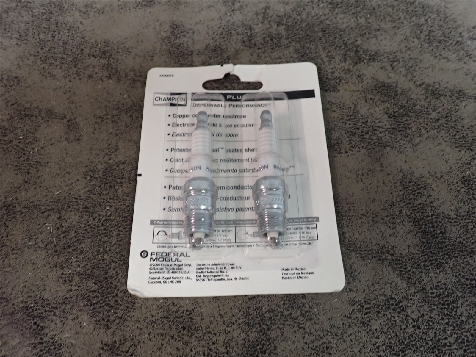 Set of 2 NEW Champion 406 RV12YC Copper Plus Spark Plugs BN397