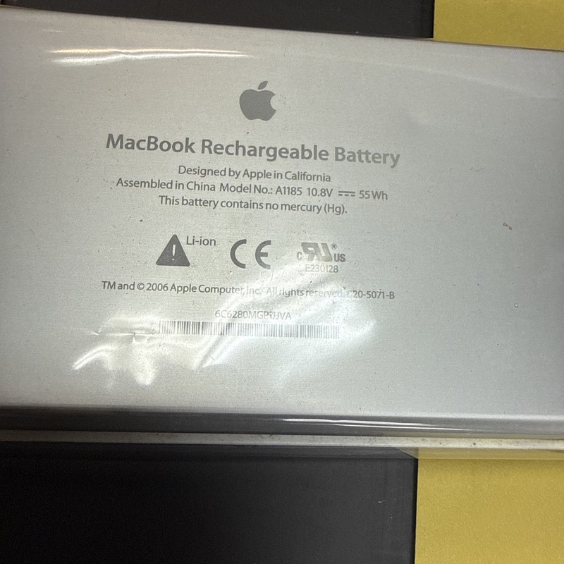 Apple 12" iBook G4 Rechargeable Battery A1061 / 10.8V — OEM (Untested)