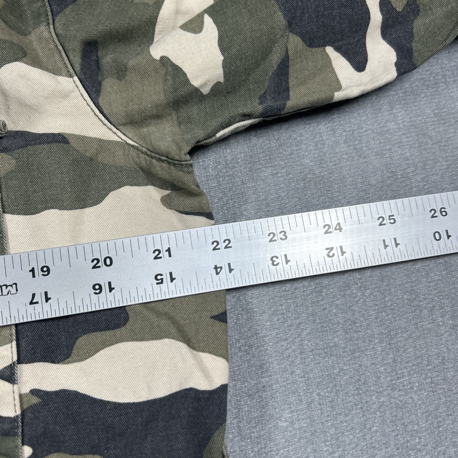 H & M W DIVIDED Womens Size 10 Jacket Button Up Camo Hood thumbnail 8